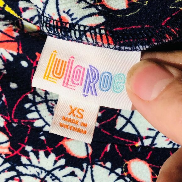 LuLaRoe Cassie pencil skirt geometric pattern black white polyester size xs READ - Picture 5 of 8